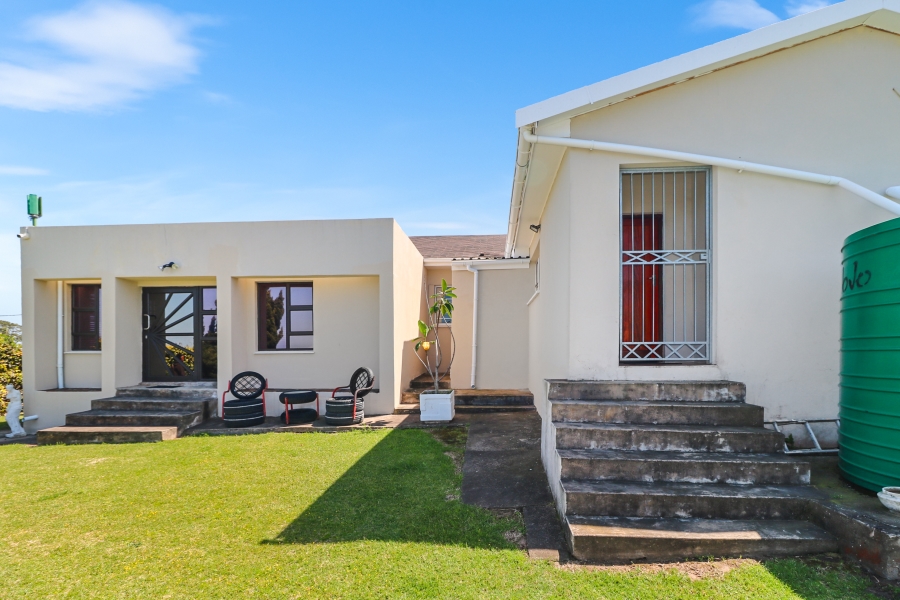 5 Bedroom Property for Sale in Sunnyridge Eastern Cape